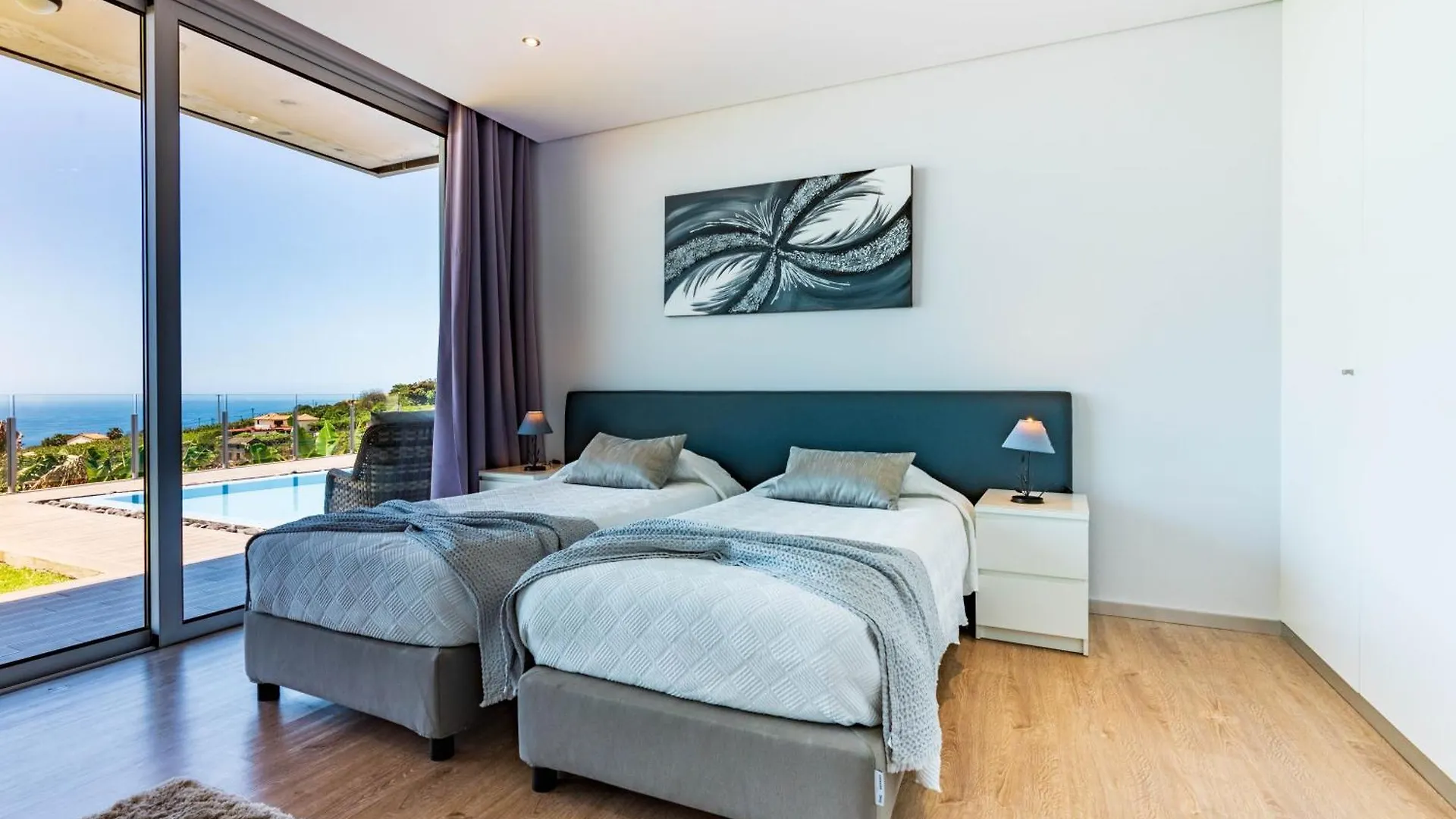 Villa Pinheira III Heated Pool Calheta