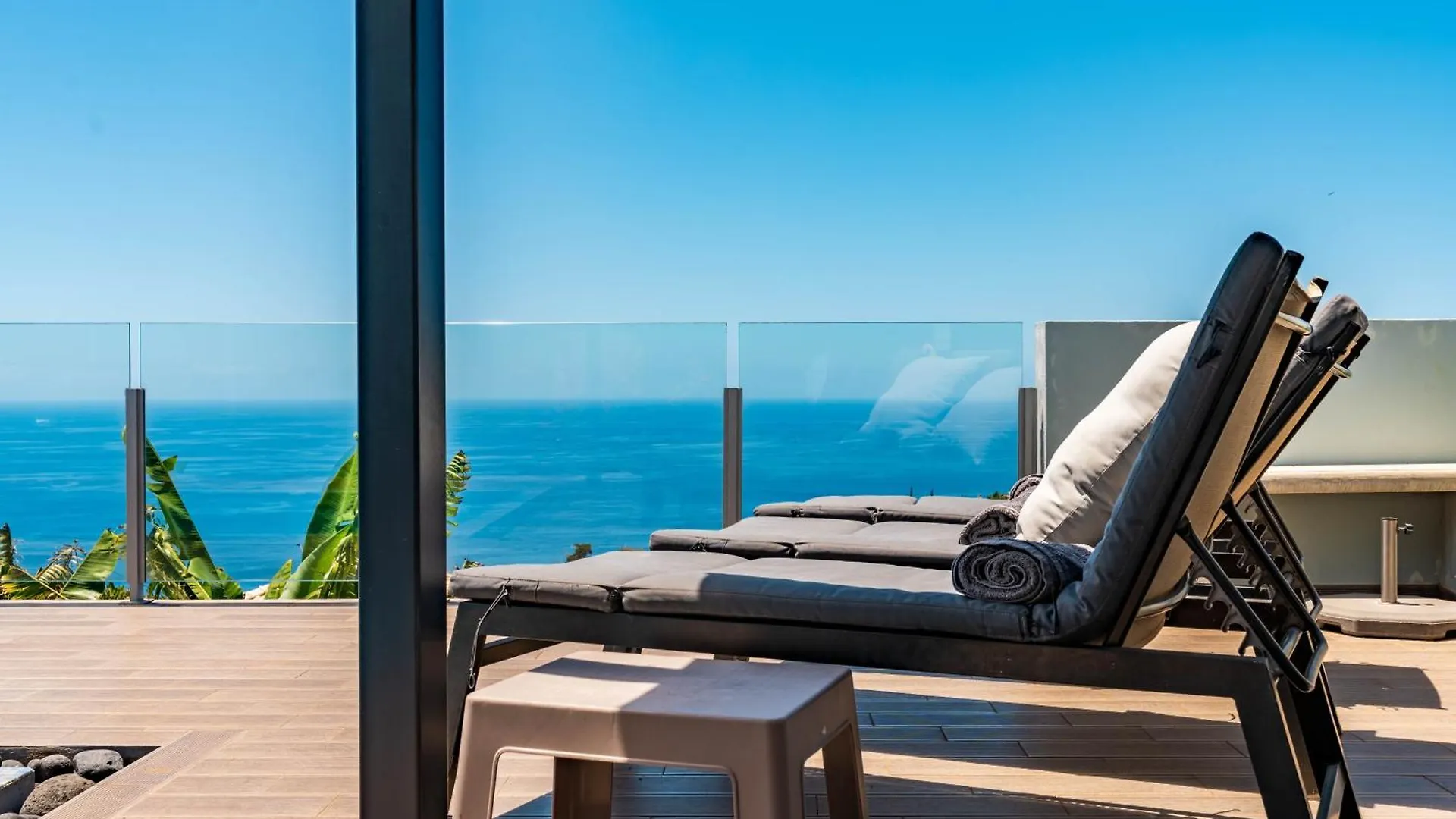 Villa Pinheira III Heated Pool Calheta  Ferienhaus