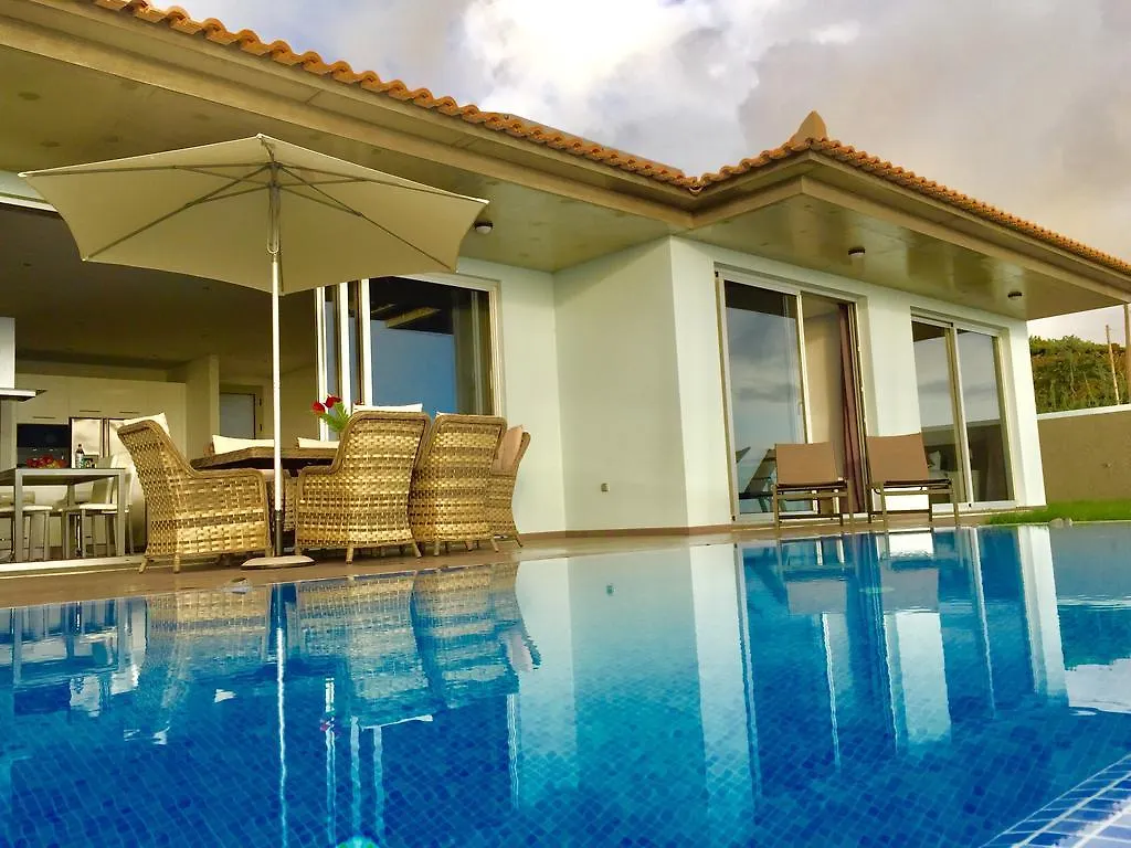 Ferienhaus Villa Pinheira III Heated Pool Calheta